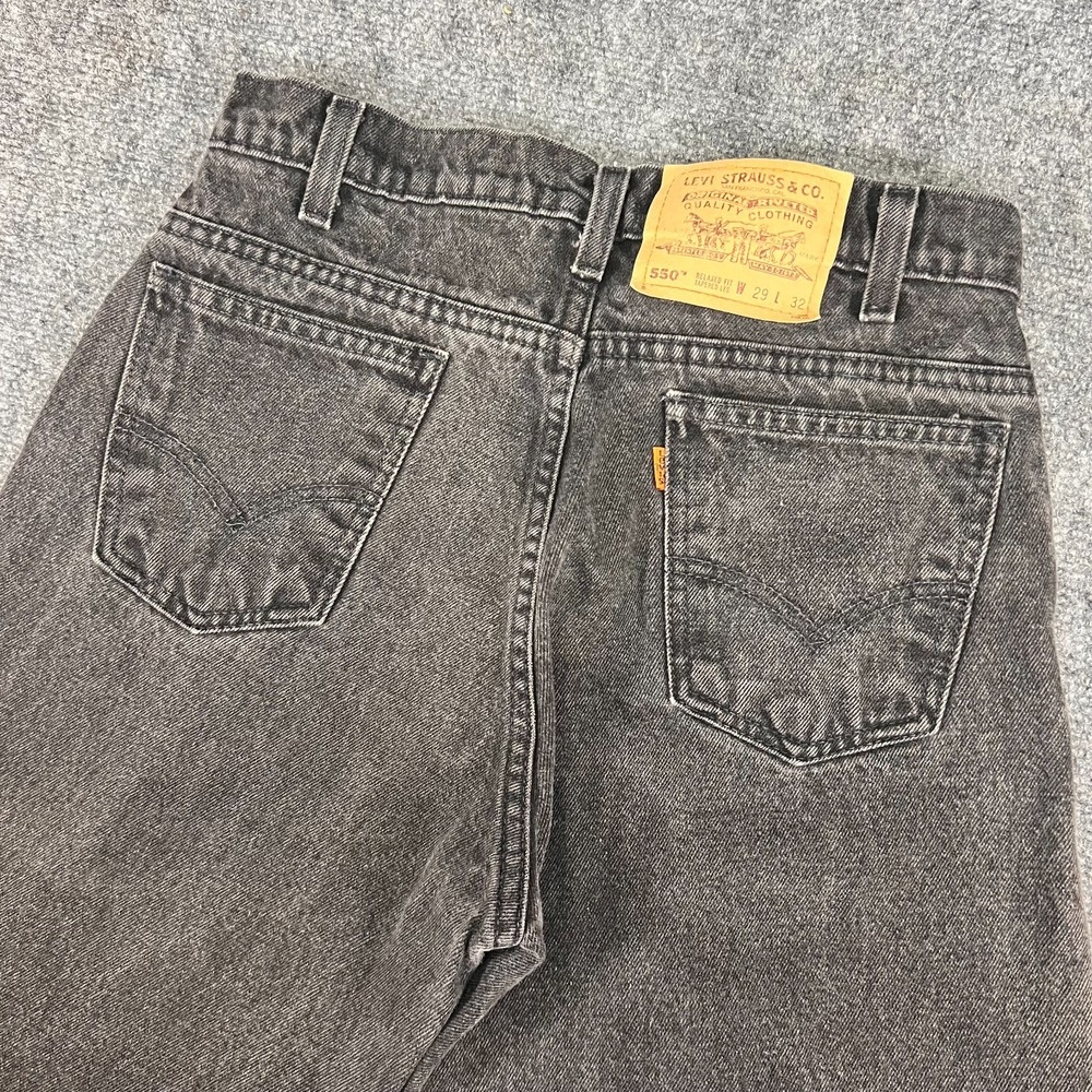 VTG '96 Levi's 550 Men's Relaxed Tapered Black Denim Jeans 27x32 (TAG 29x32)